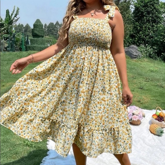 Boho Plus Size Floral Print Shirred Smocked Dress - Picture 6 of 6